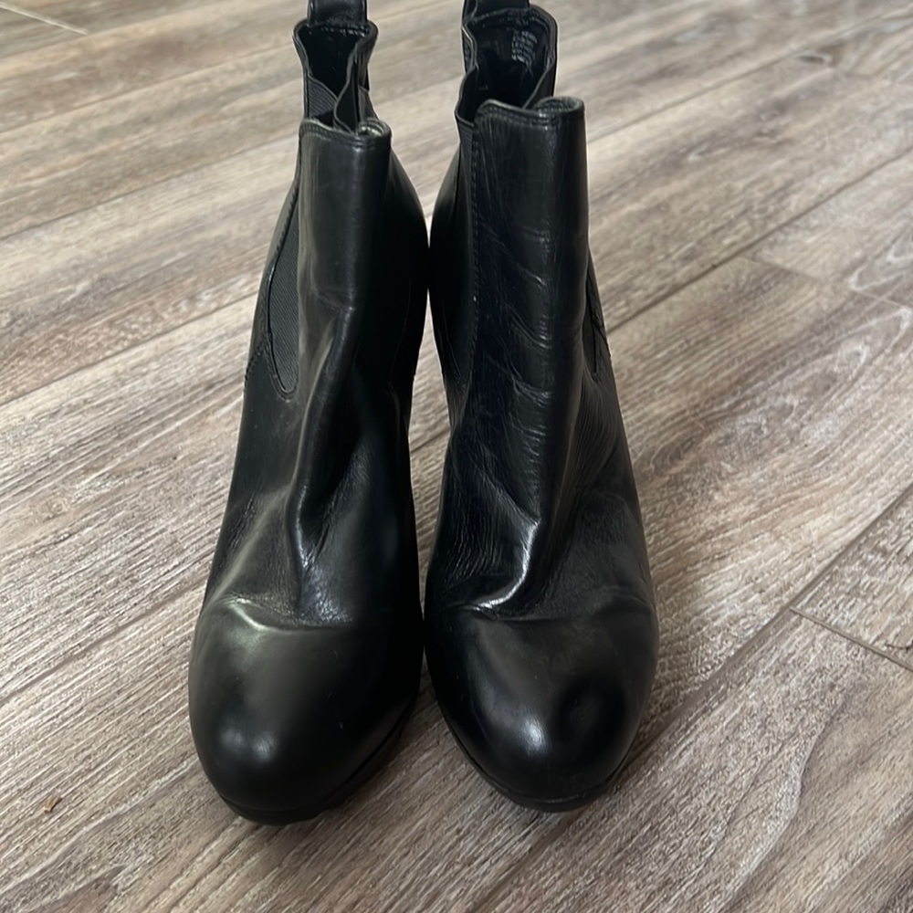Jessica Simpson Heals size 6 1/2